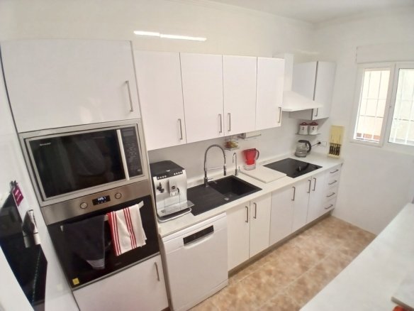 3 Bedroom 2 Bathroom Villa in Villamartin - Caza De Casa