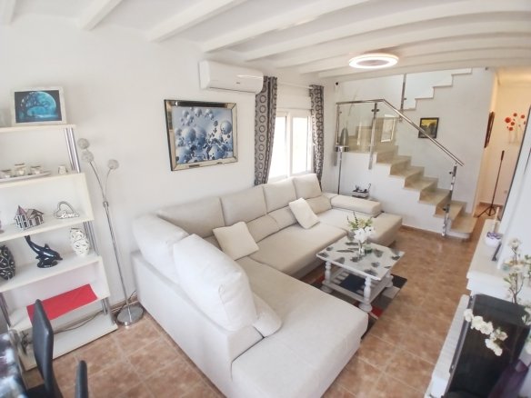 3 Bedroom 2 Bathroom Villa in Villamartin - Caza De Casa