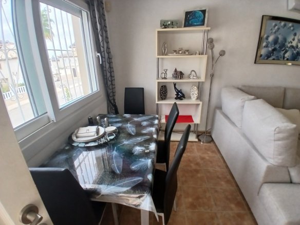 3 Bedroom 2 Bathroom Villa in Villamartin - Caza De Casa