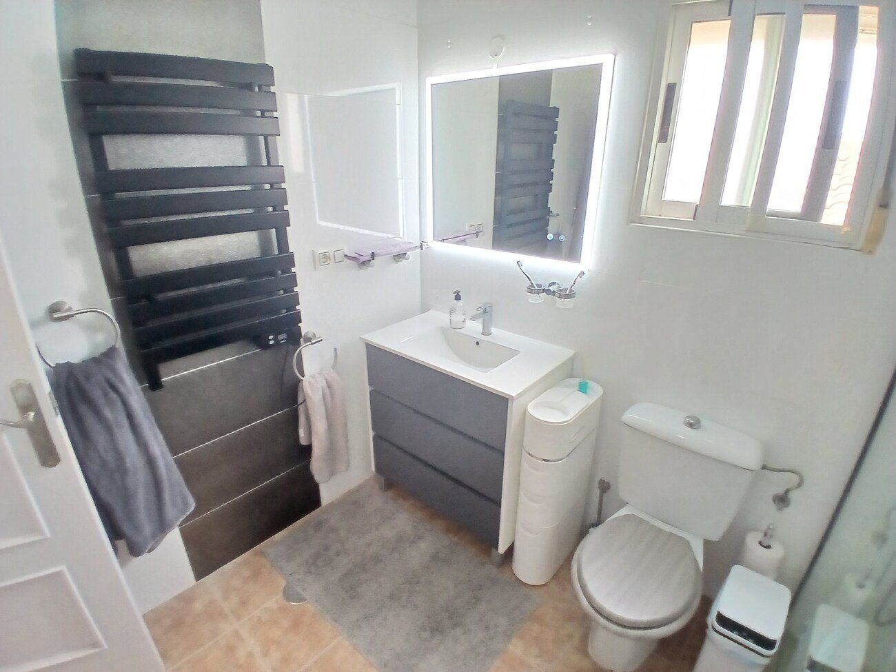 3 Bedroom 2 Bathroom Villa in Villamartin - Caza De Casa