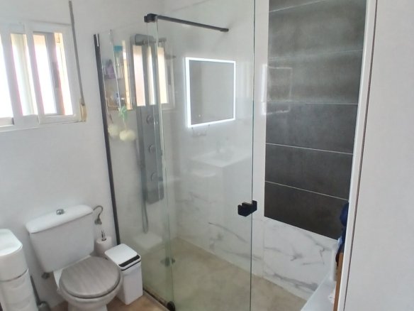 3 Bedroom 2 Bathroom Villa in Villamartin - Caza De Casa