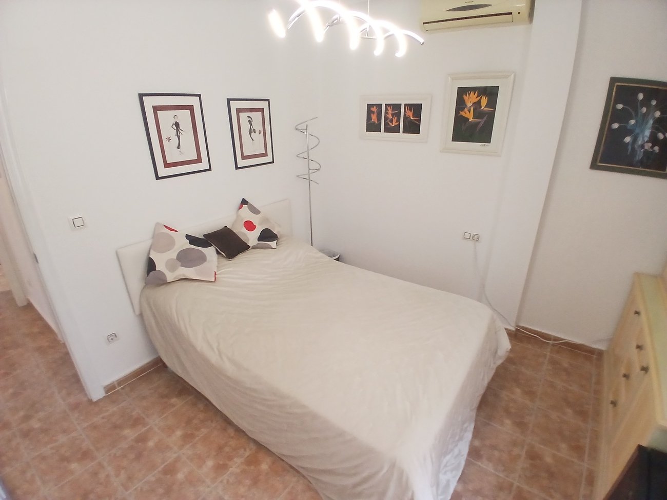 3 Bedroom 2 Bathroom Villa in Villamartin - Caza De Casa
