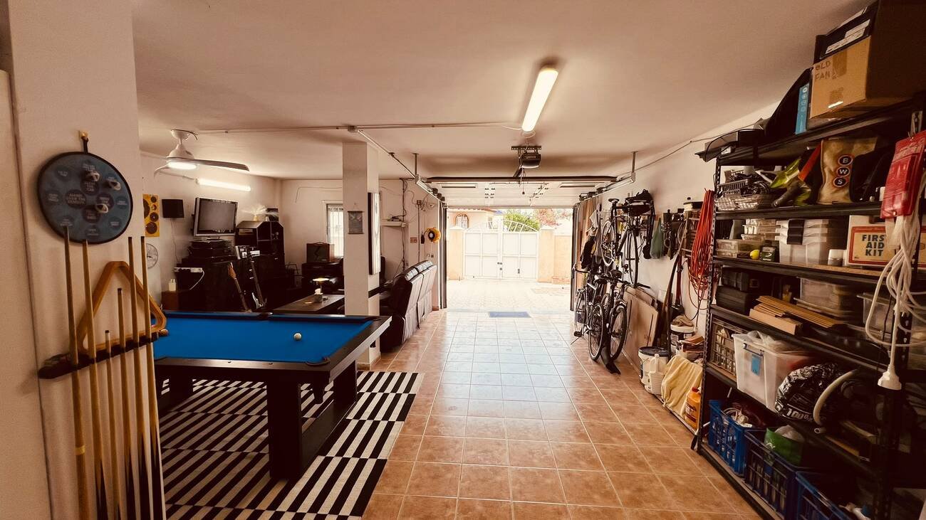 3 Bedroom 2 Bathroom Villa in Villamartin - Caza De Casa