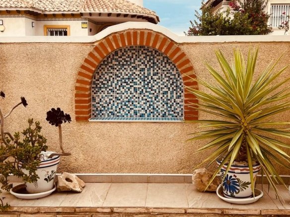 3 Bedroom 2 Bathroom Villa in Villamartin - Caza De Casa