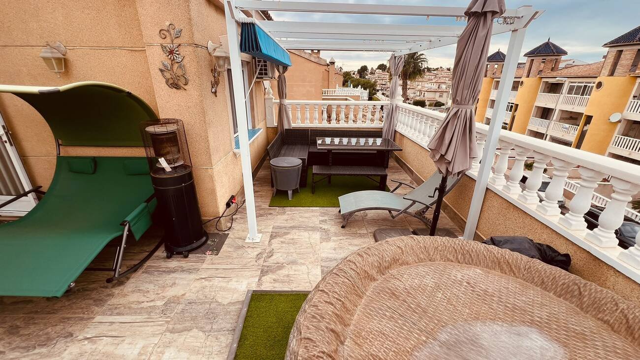 3 Bedroom 2 Bathroom Villa in Villamartin - Caza De Casa