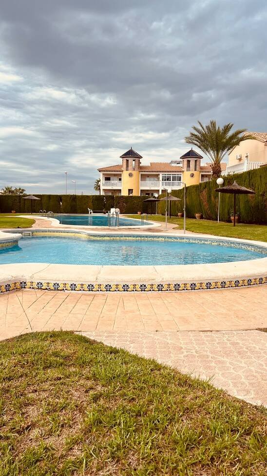 3 Bedroom 2 Bathroom Villa in Villamartin - Caza De Casa