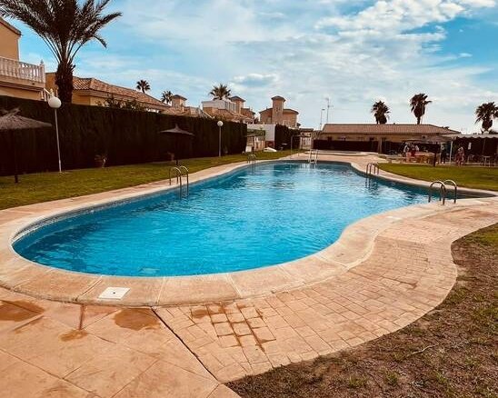 3 Bedroom 2 Bathroom Villa in Villamartin - Caza De Casa
