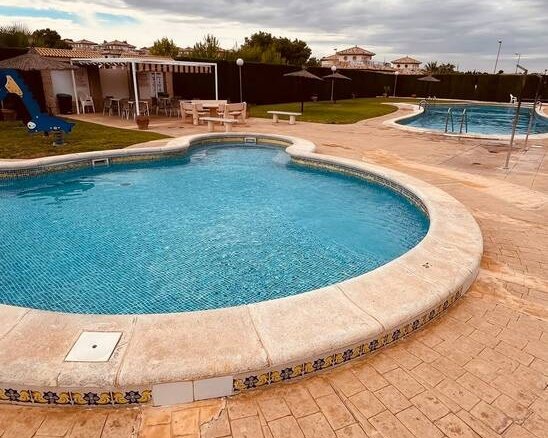 3 Bedroom 2 Bathroom Villa in Villamartin - Caza De Casa