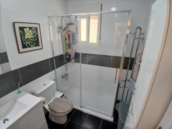 3 Bedroom 2 Bathroom Villa in Villamartin - Caza De Casa