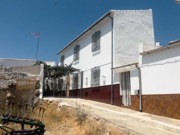 6 Bed 3 Bath Villa in Villanueva de Algaidas - Caza De Casa