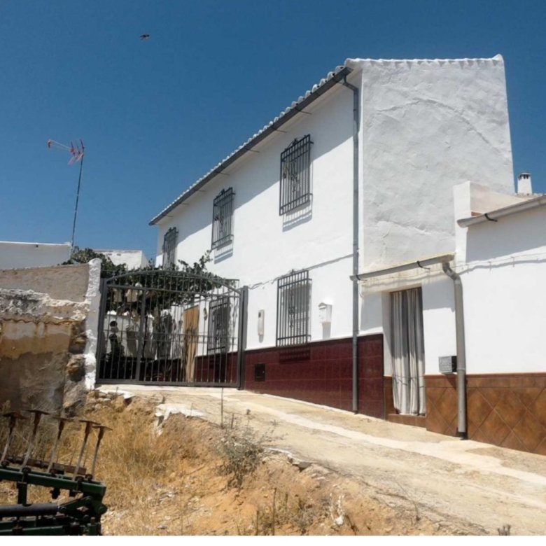 6 Bedroom 3 Bathroom Villa in Villanueva de Algaidas - Caza De Casa