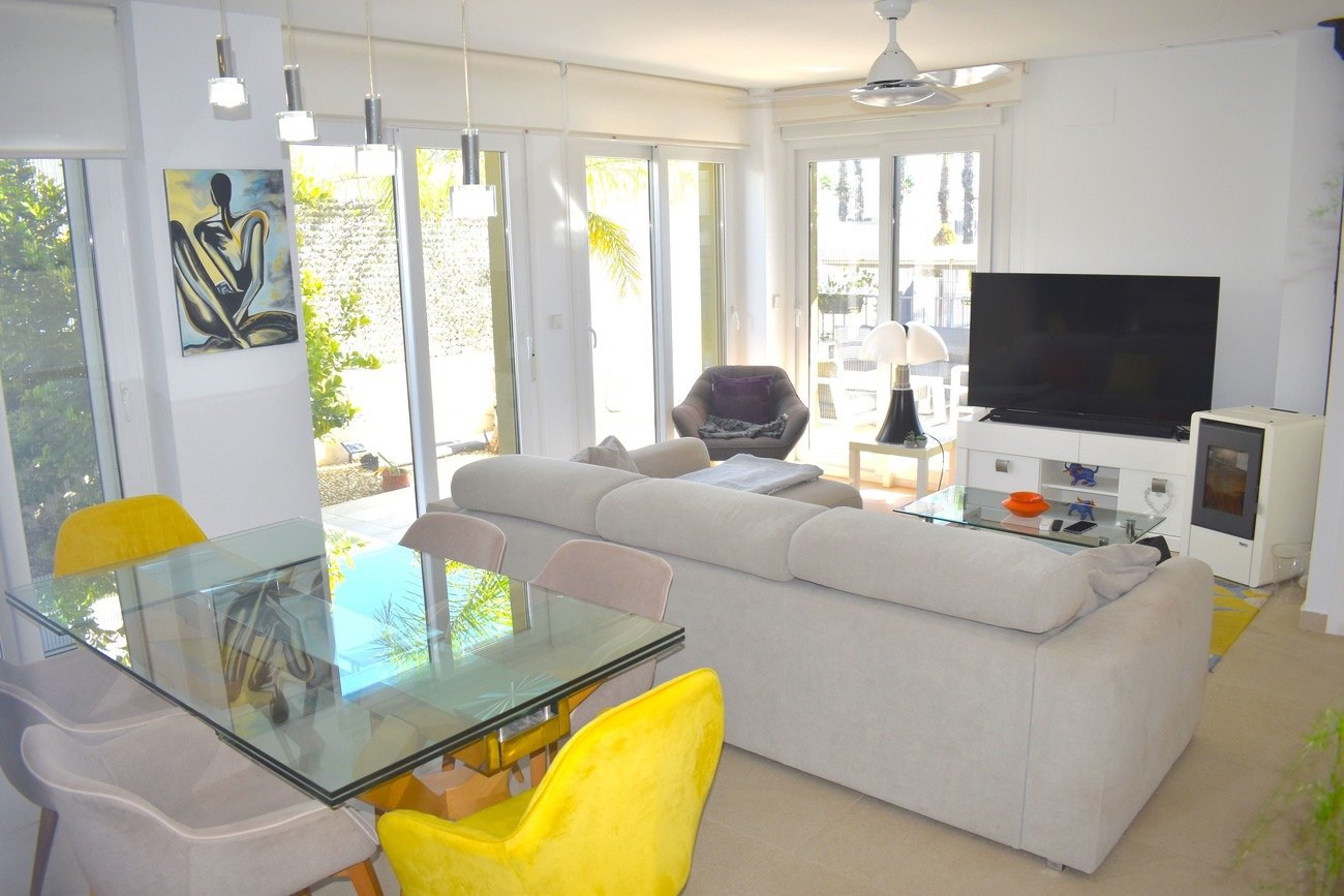 3 Bed 2 Bath Villa in Vistabella Golf Entre Naranjos - Caza De Casa