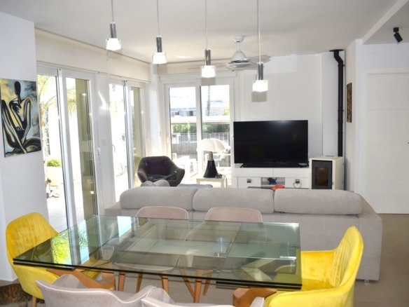 3 Bed 2 Bath Villa in Vistabella Golf Entre Naranjos - Caza De Casa