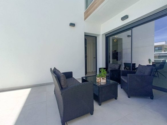 5 Bedroom 4 Bathroom Villa in Rojales - Caza De Casa