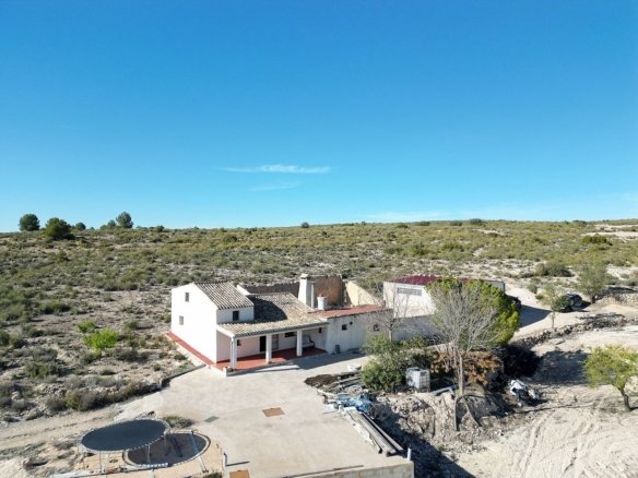 5 Bedroom 1 Bathroom Country house in Caudete - Caza De Casa