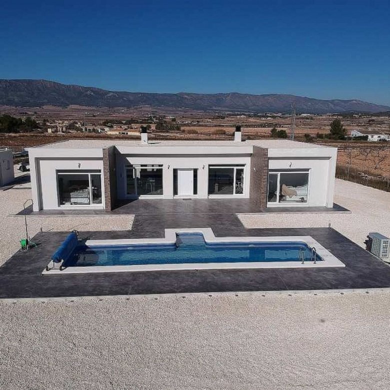 4 Bedroom 3 Bathroom Detached Villa in Pinoso - Caza De Casa
