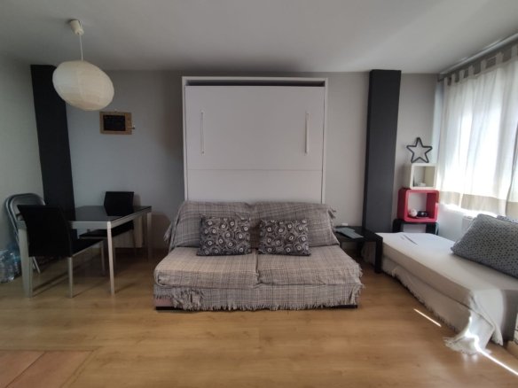 1 Bedroom 1 Bathroom Apartment in Elda - Caza De Casa