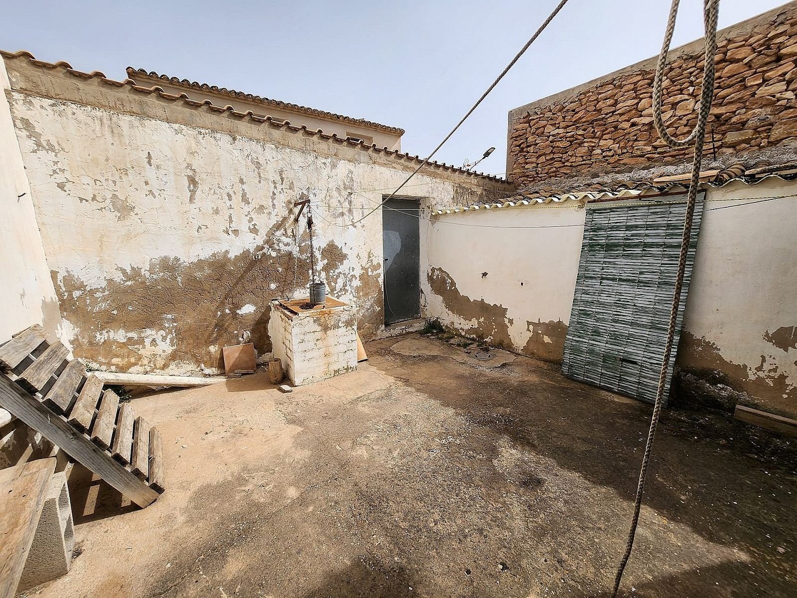 5 Bedroom 1 Bathroom Townhouse in Yecla - Caza De Casa