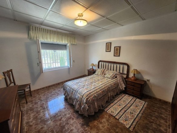 7 Bedroom 2 Bathroom Country house in Villena - Caza De Casa
