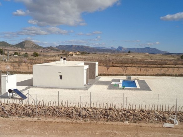 4 Bedroom 3 Bathroom Detached Villa in Pinoso - Caza De Casa