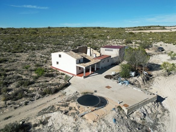 5 Bedroom 1 Bathroom Country house in Caudete - Caza De Casa