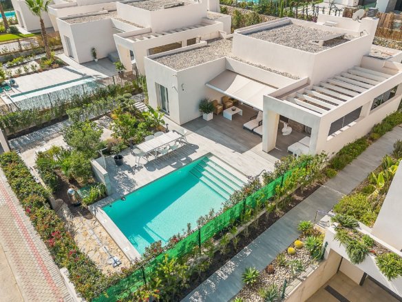 2 Bedroom 2 Bathroom Villa in La Finca Golf Resort - Caza De Casa