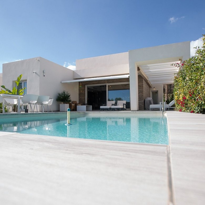 2 Bed 2 Bath Villa in La Finca Golf Resort - Caza De Casa
