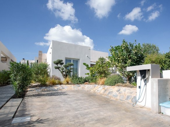 2 Bedroom 2 Bathroom Villa in La Finca Golf Resort - Caza De Casa
