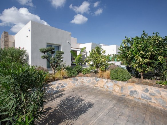 2 Bedroom 2 Bathroom Villa in La Finca Golf Resort - Caza De Casa