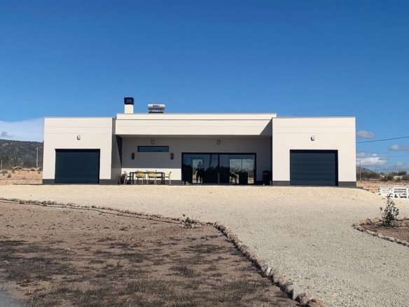 4 Bedroom 3 Bathroom Detached Villa in Pinoso - Caza De Casa
