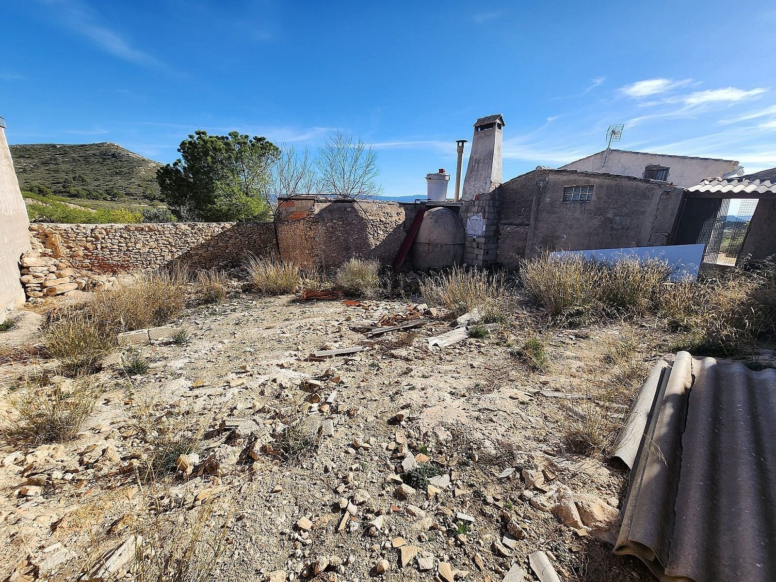 5 Bedroom 1 Bathroom Country house in Caudete - Caza De Casa