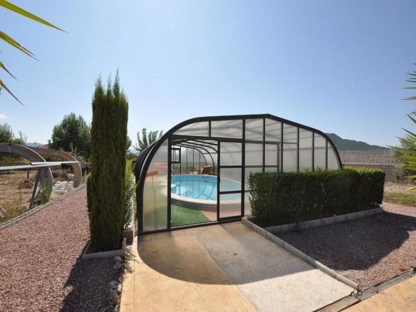 8 Bedroom 3 Bathroom Detached Villa in Sax - Caza De Casa