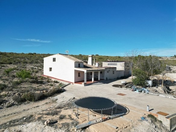 5 Bedroom 1 Bathroom Country house in Caudete - Caza De Casa