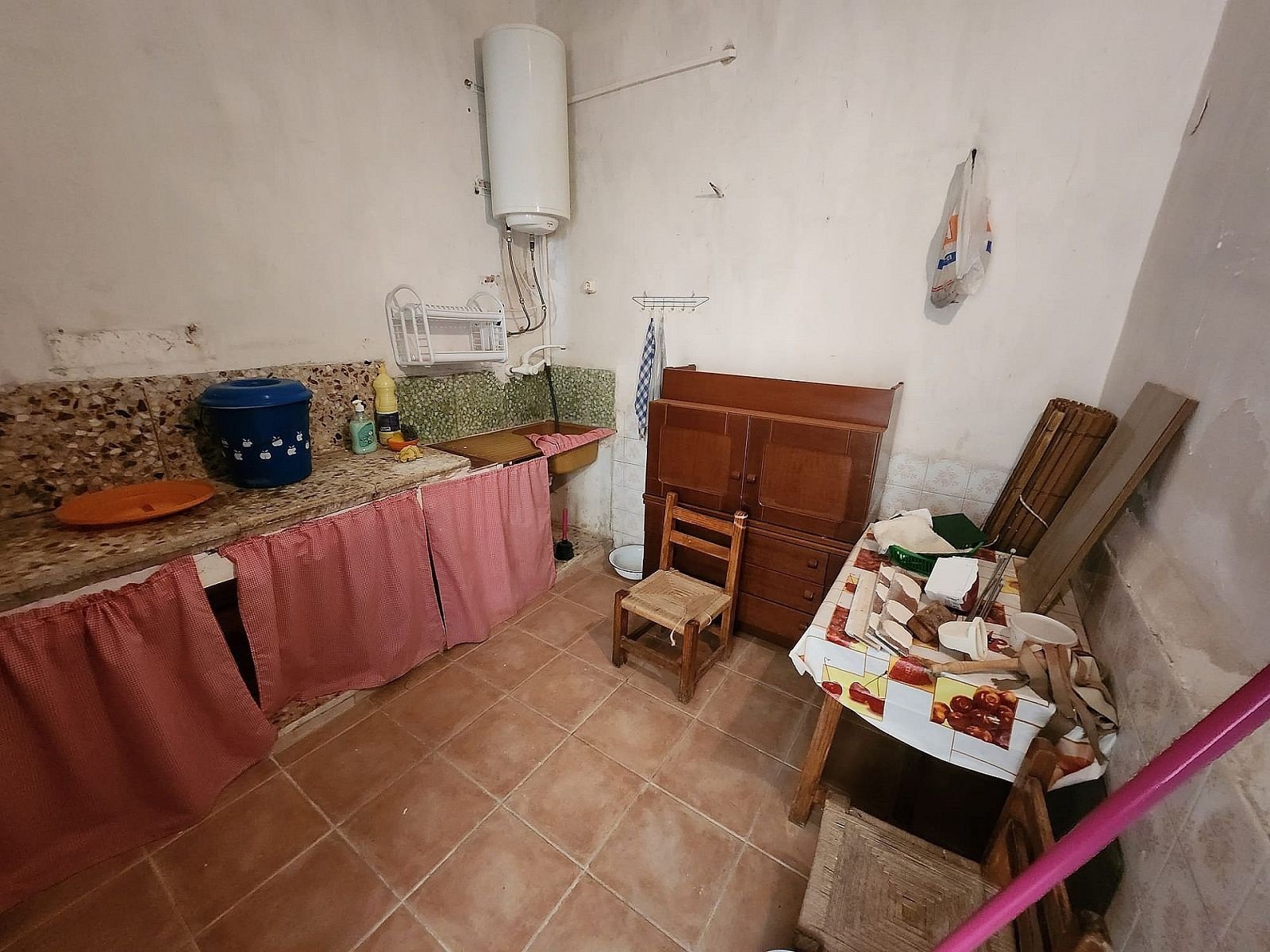 5 Bedroom 1 Bathroom Townhouse in Yecla - Caza De Casa
