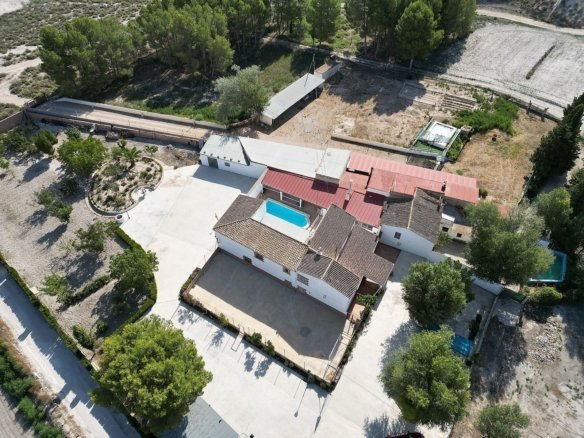 7 Bedroom 2 Bathroom Country house in Villena - Caza De Casa
