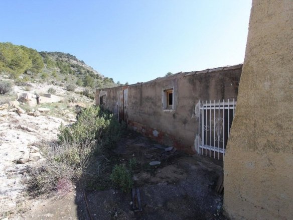 3 Bedroom 2 Bathroom Detached Villa in Petrer - Caza De Casa