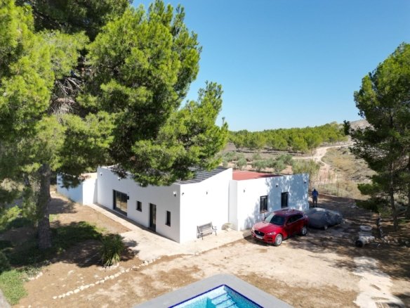 4 Bedroom 2 Bathroom Detached Villa in Villena - Caza De Casa