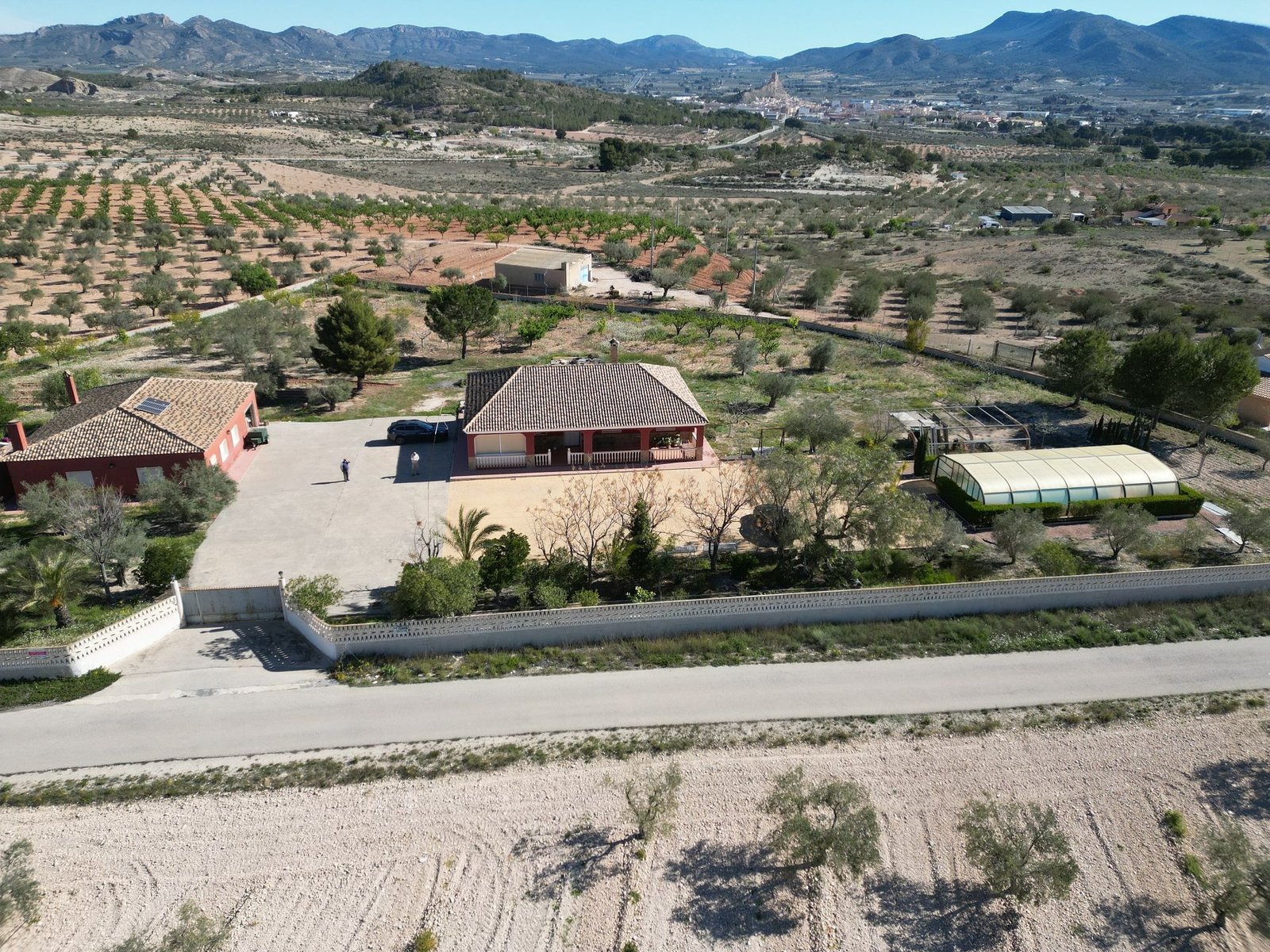 8 Bedroom 3 Bathroom Detached Villa in Sax - Caza De Casa