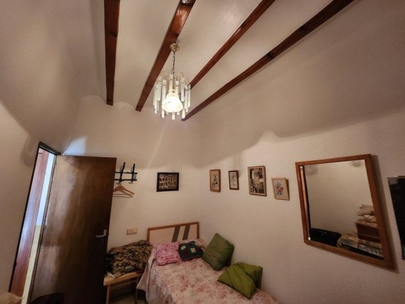 5 Bedroom 1 Bathroom Townhouse in Yecla - Caza De Casa