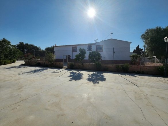 7 Bedroom 2 Bathroom Country house in Villena - Caza De Casa