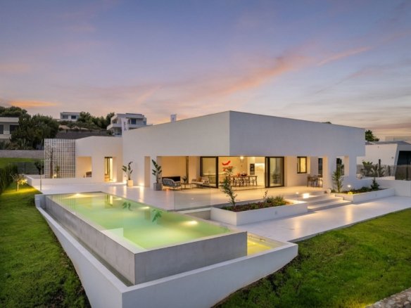 3 Bedroom 3 Bathroom Villa in Orihuela Costa - Caza De Casa