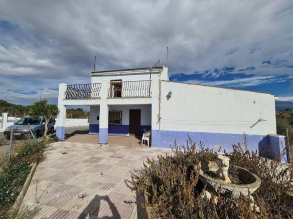 4 Bedroom 2 Bathroom Country house in Sax - Caza De Casa