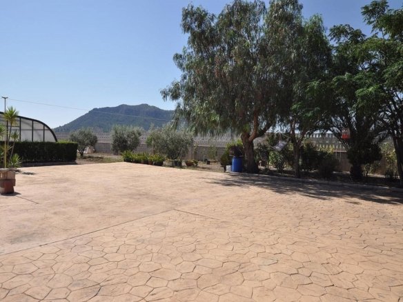 8 Bedroom 3 Bathroom Detached Villa in Sax - Caza De Casa