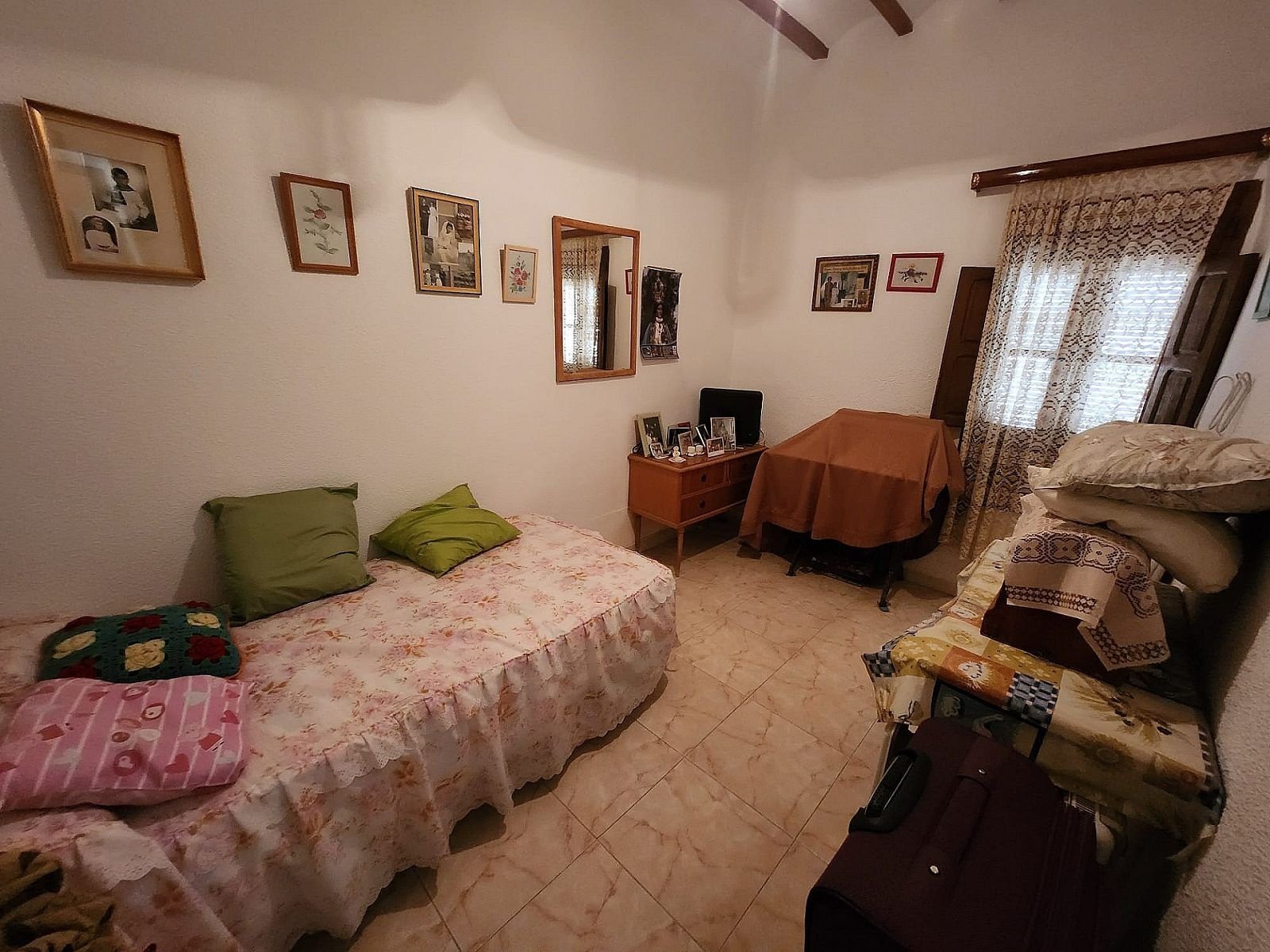 5 Bedroom 1 Bathroom Townhouse in Yecla - Caza De Casa