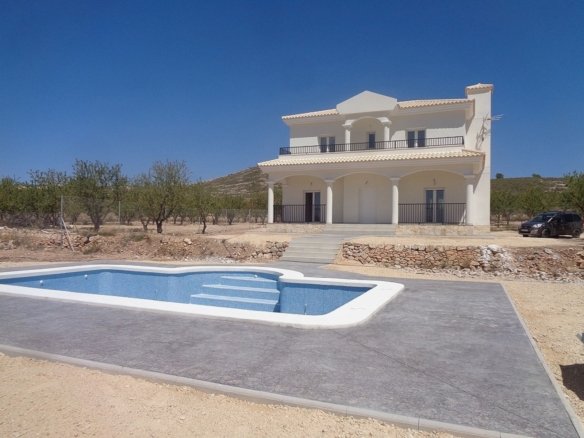 3 Bedroom 2 Bathroom Detached Villa in Pinoso - Caza De Casa