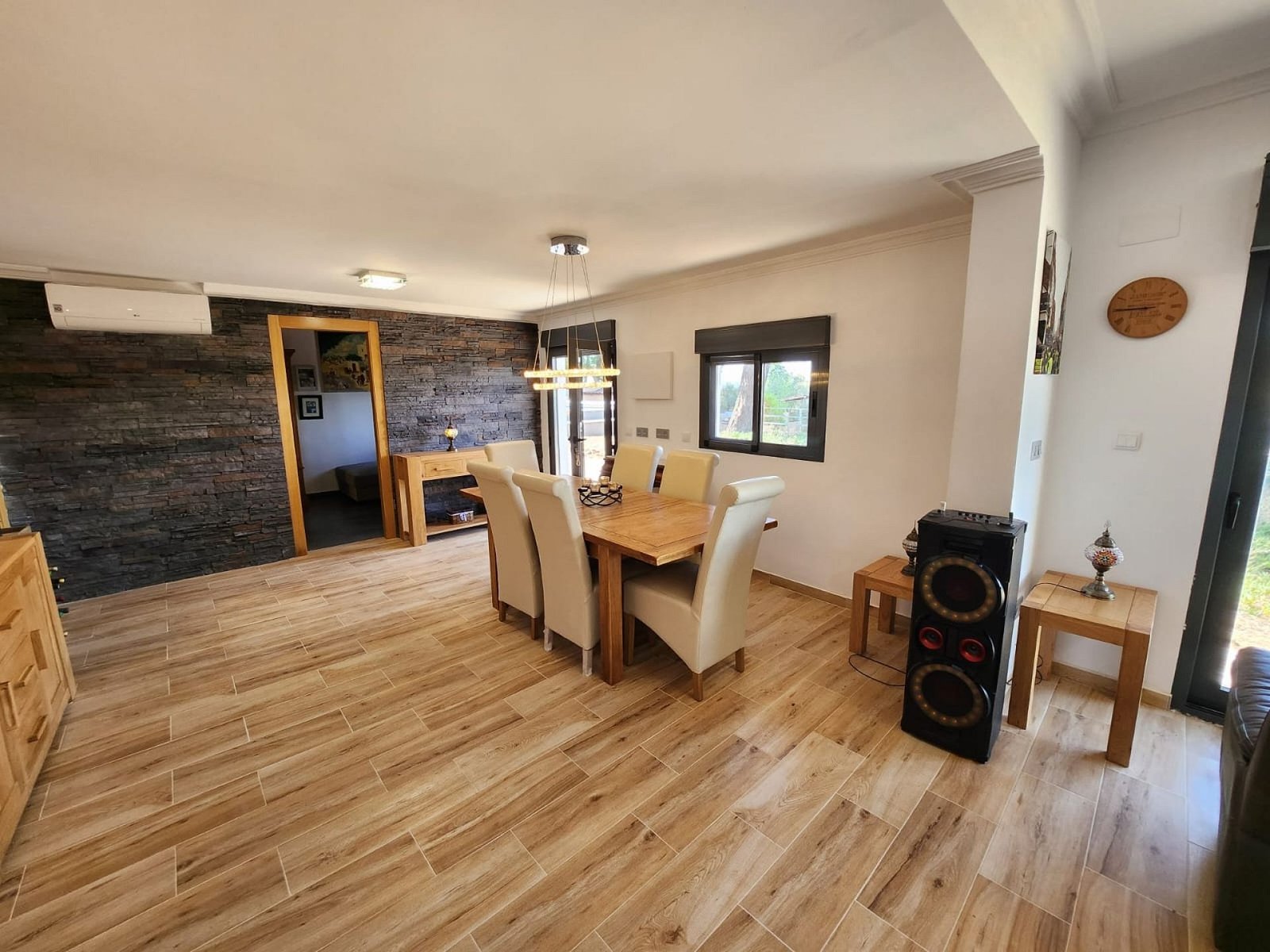 4 Bedroom 2 Bathroom Detached Villa in Villena - Caza De Casa