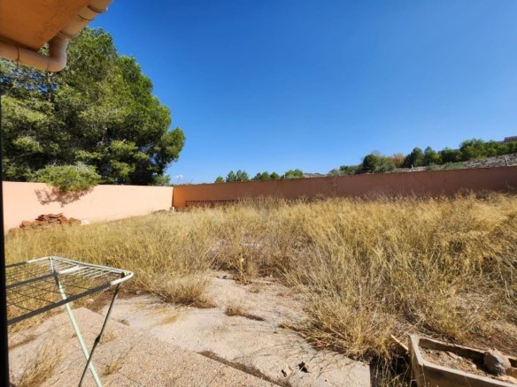 4 Bedroom 2 Bathroom Detached Villa in Villena - Caza De Casa