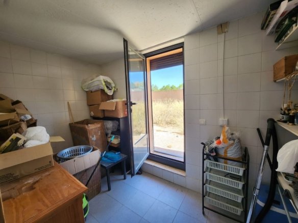 4 Bedroom 2 Bathroom Detached Villa in Villena - Caza De Casa