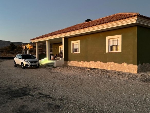 3 Bedroom 2 Bathroom Detached Villa in Torre del Rico - Caza De Casa