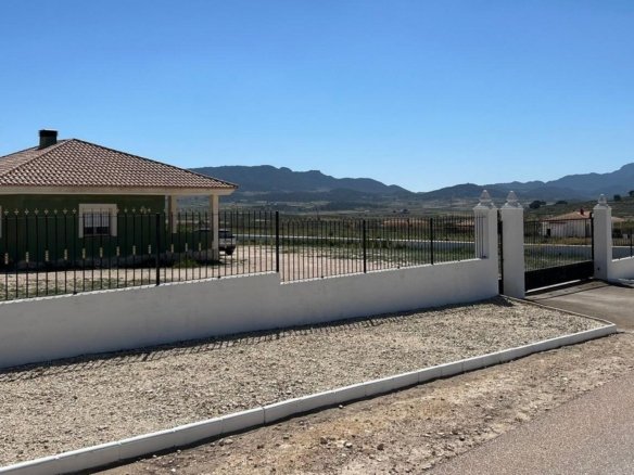 3 Bedroom 2 Bathroom Detached Villa in Torre del Rico - Caza De Casa